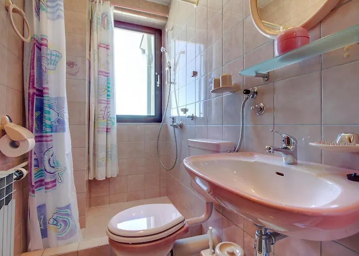 Apartment With A Parking Space Losinj, Losinj - 23160